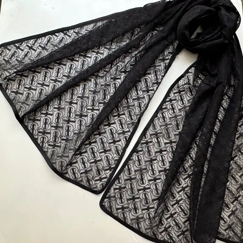 شال زنانه مدل توری دور نوار دوزی تابستانی کد 2