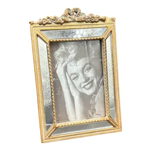 قاب عکس مدل ۴۵۵۲