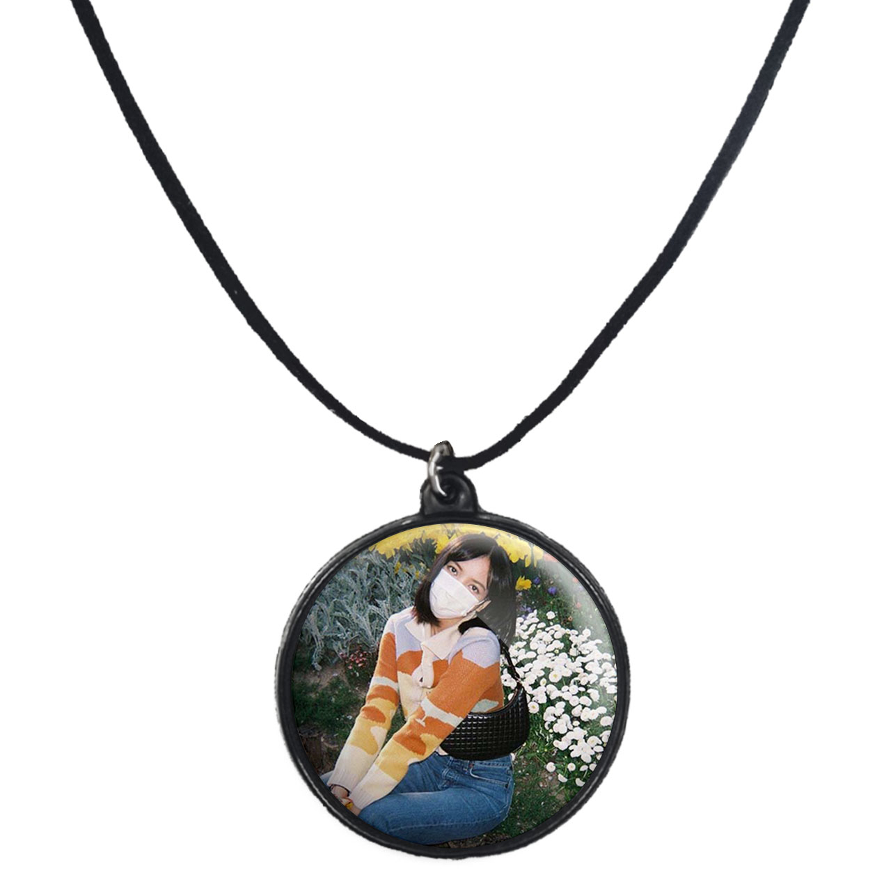 گردنبند پرمانه طرح بلک پینک کد pmb.6745 مدل دو طرفه