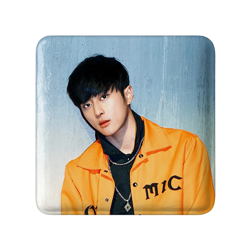 مگنت خندالو طرح جی سف گروه کارد Kard  مدل مربعی کد 20126