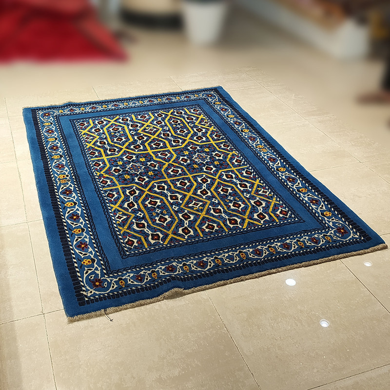 فرش دستبافت سه متری مدل واگره