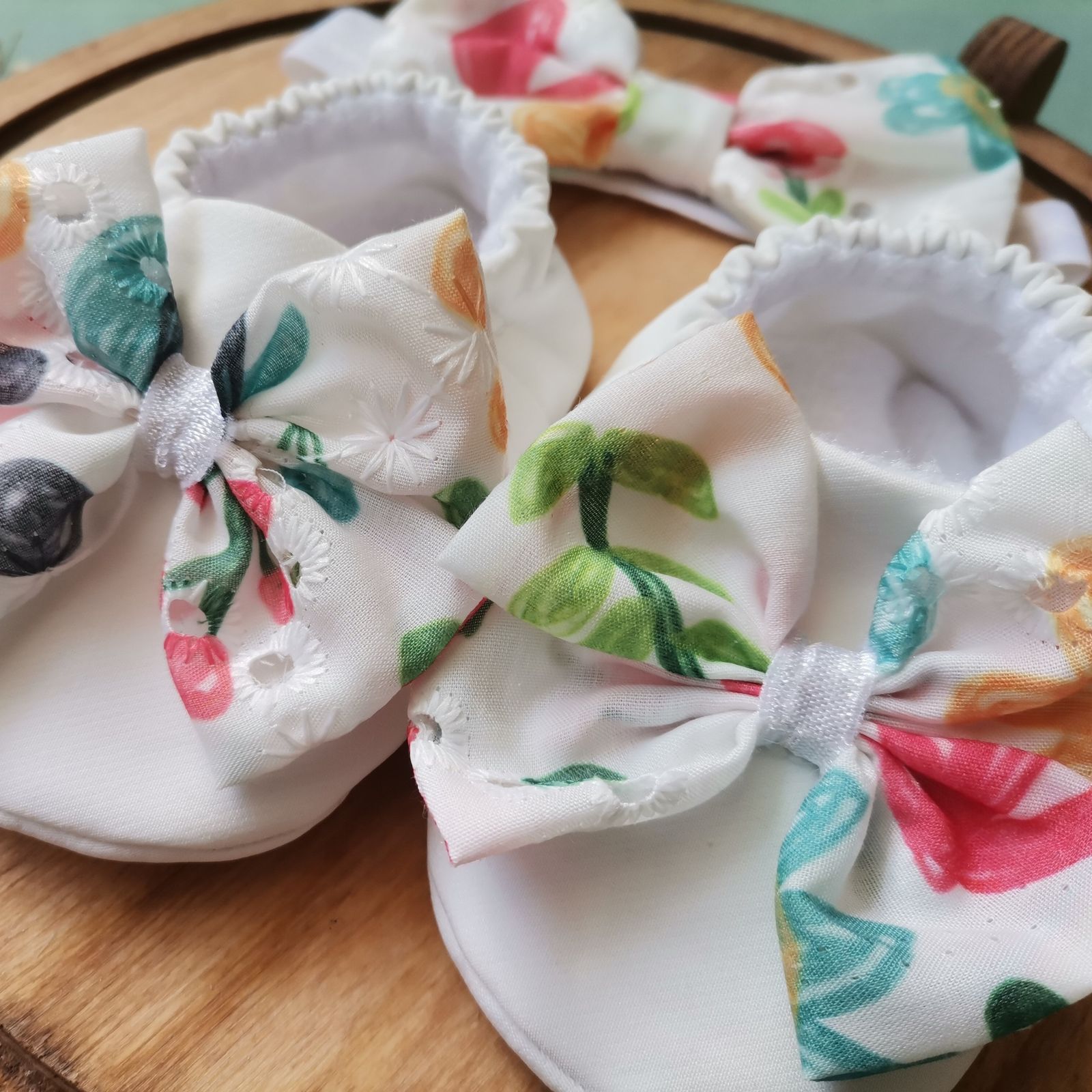 ست پیشبند هدبند و پاپوش نوزادی ریماز مدل بهار کد m2403 به همراه دندانگیر و بند پستانک - - 11