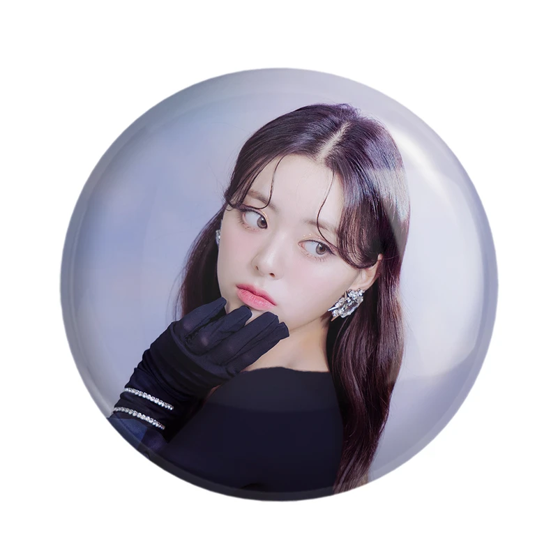 مگنت خندالو مدل یونا گروه ایتزی ITZY  کد 20221