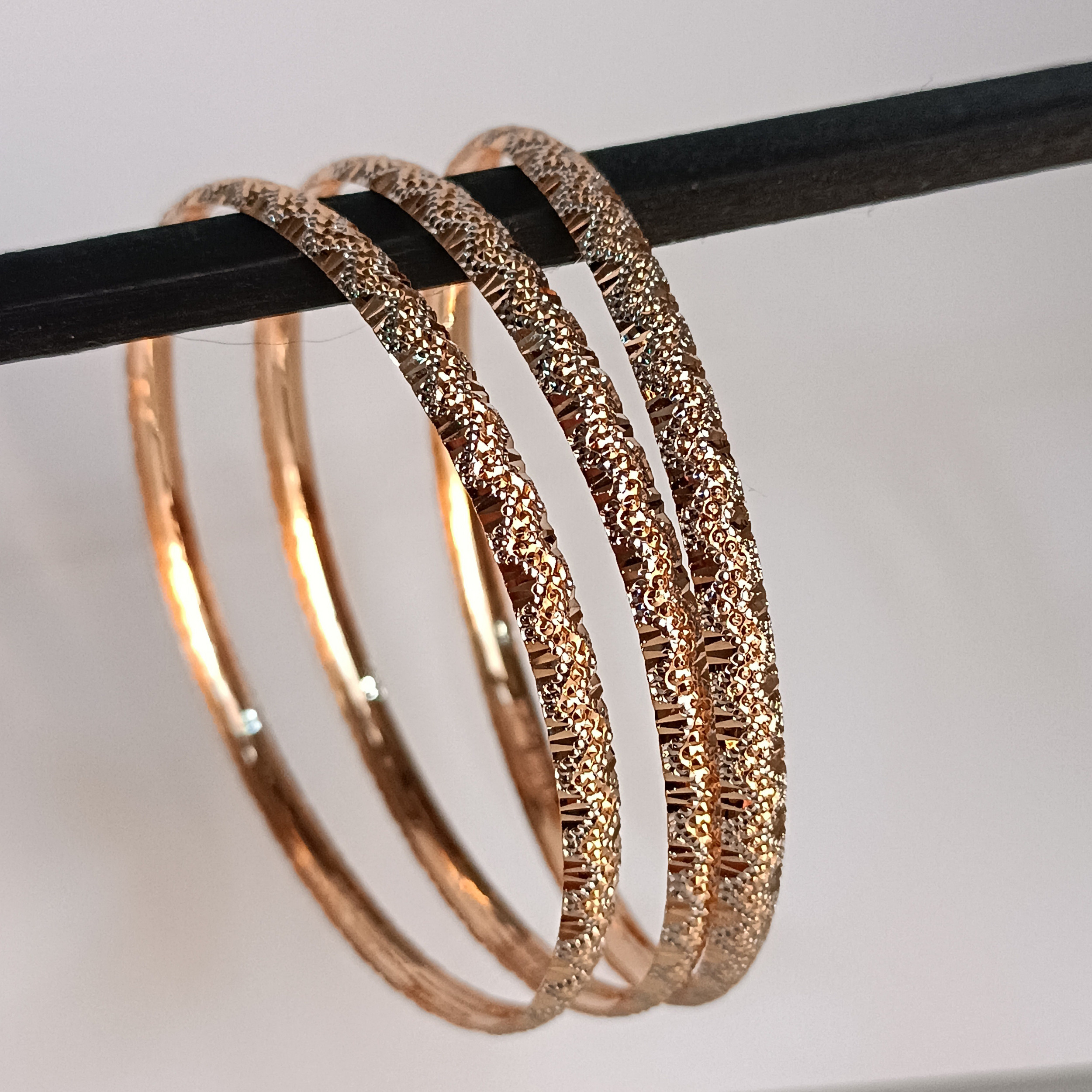 النگو طلا 18 عیار زنانه مدل تراش کد T197s2 بسته 3 عددی النگو طلا 18 عیار زنانه مدل تراش کد T197s2 بسته 3 عددی