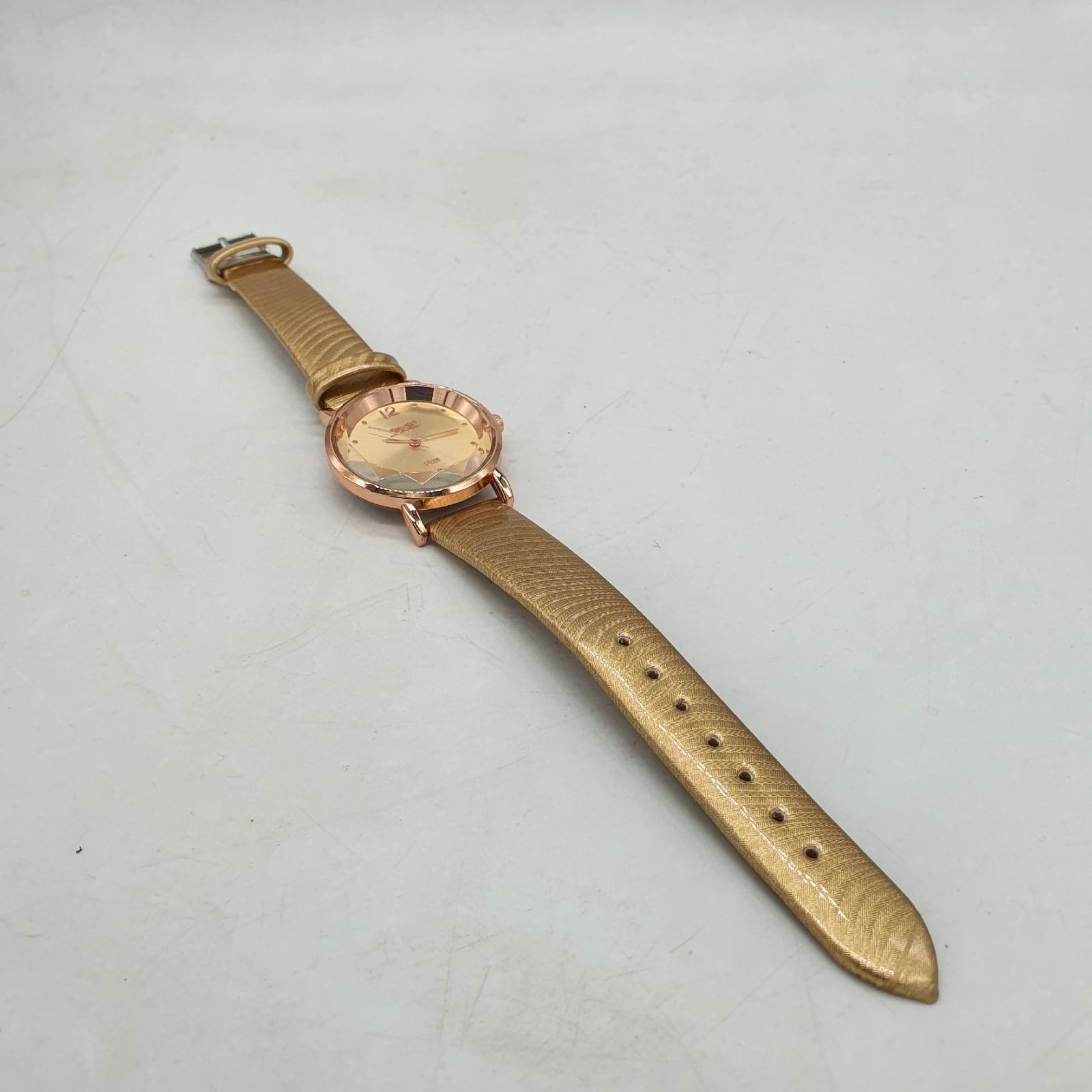 ساعت مچی عقربه ای زنانه مدل CR1026 -  - 2
