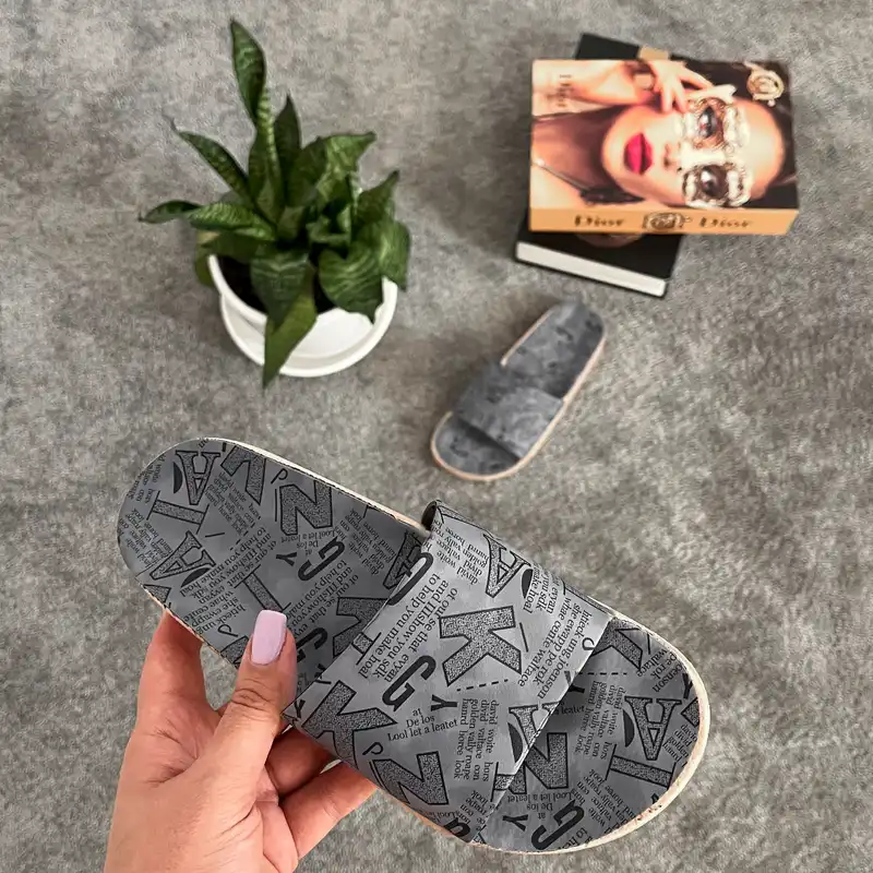 دمپایی زنانه پاپا مدل GRY.2766