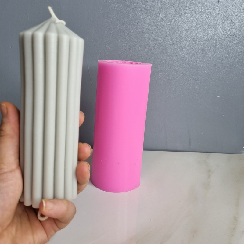 قالب شمع مدل استوانه شیاردار طرح کله قندی کد C 15CM