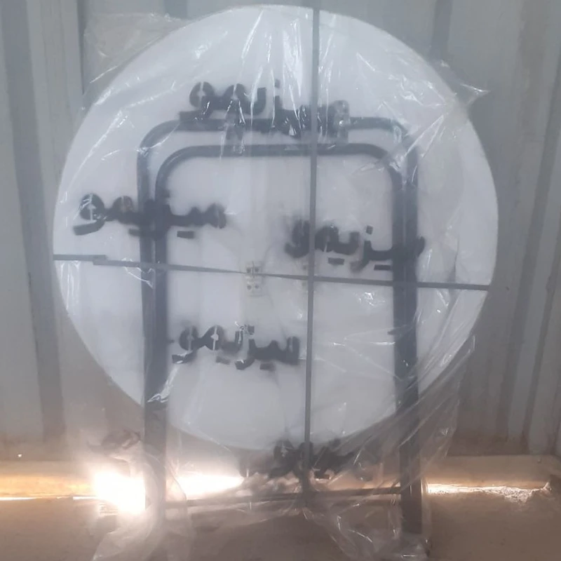 عکس شماره 8 : میز و صندلی سفری میزیمو مدل برزنتی پشتدار کد 7884 مجموعه 4 عددی