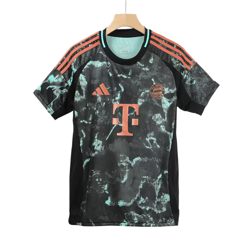 ست تی شرت و شلوارک ورزشی مردانه مدل بایرن مونیخ Away 2025