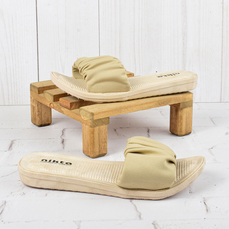 دمپایی زنانه نیکتا مدل چین دار CR.2803