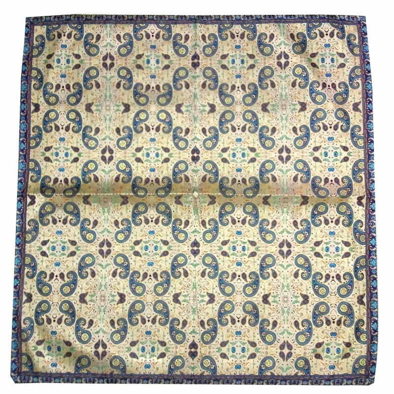 رومیزی ترمه ابریشمی کد 2022 سایز 100 × 100 سانتی متر