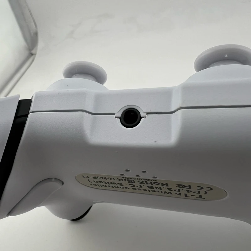 عکس شماره 15 : دسته بازی بی سیم مخصوص پلی استیشن 4 مدل t-1b