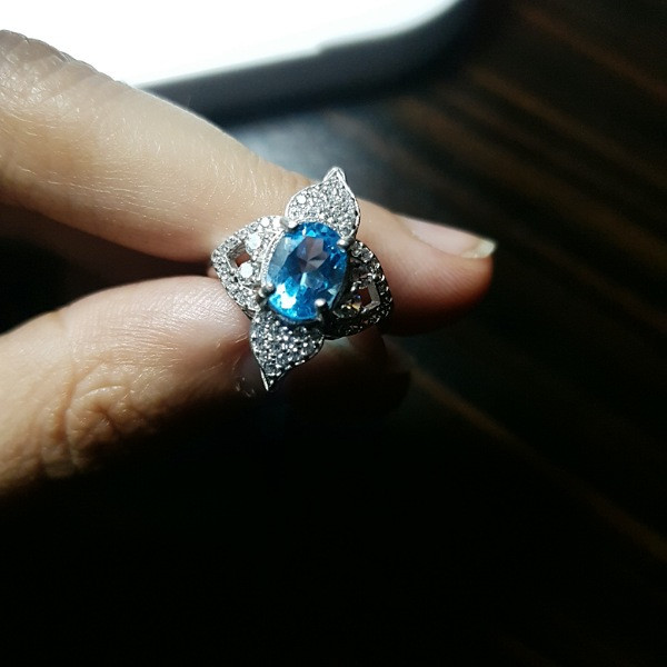 انگشتر نقره زنانه مدل توپاز