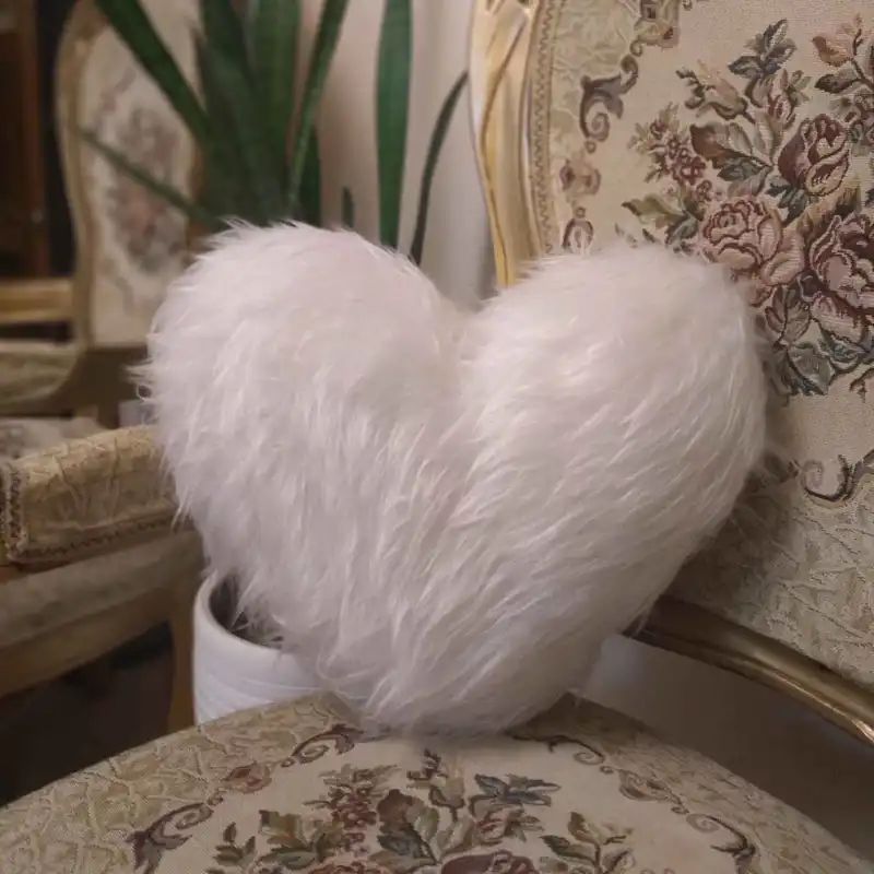 کوسن کالامیر مدل خز خرگوشی طرح قلب