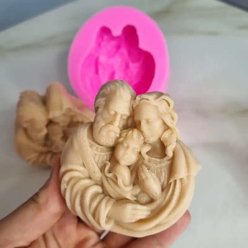 قالب شمع مدل آغوش خانواده کد C 08CM