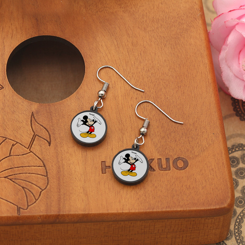 گوشواره زنانه ناکسیگو مدل شب تاب طرح میکی موس کد ES8346 گوشواره زنانه ناکسیگو مدل شب تاب طرح میکی موس کد ES8346