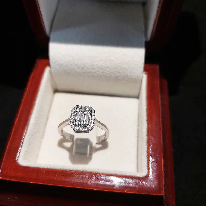 انگشتر نقره زنانه جی تی ای مدل امرالدکات