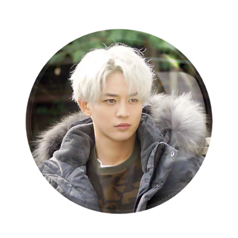 مگنت خندالو مدل مینهو گروه شاینی Shinee  کد 21352