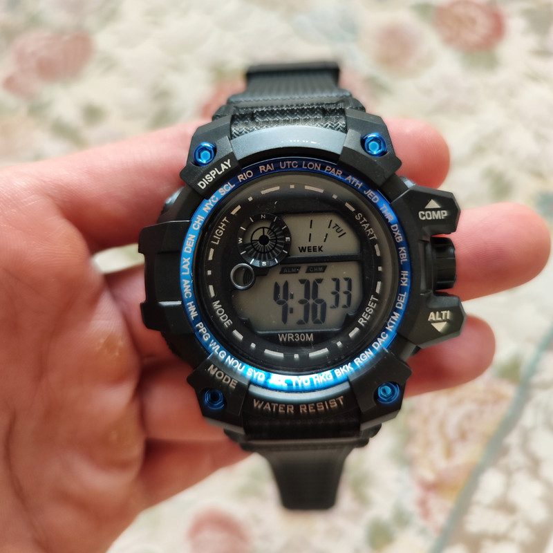 ساعت مچی دیجیتال مدل اسپرت تک زمانه کرنومتر دار کد 2 ساعت مچی دیجیتال مدل اسپرت تک زمانه کرنومتر دار کد 2