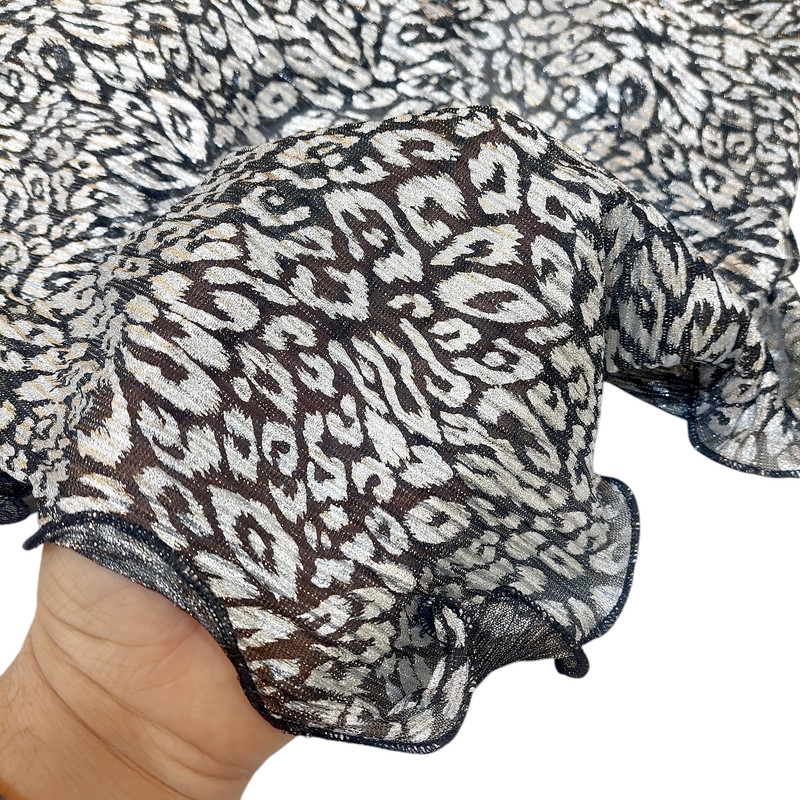 شال زنانه مدل مزونی توری طرح پلنگی حاشیه موجدار