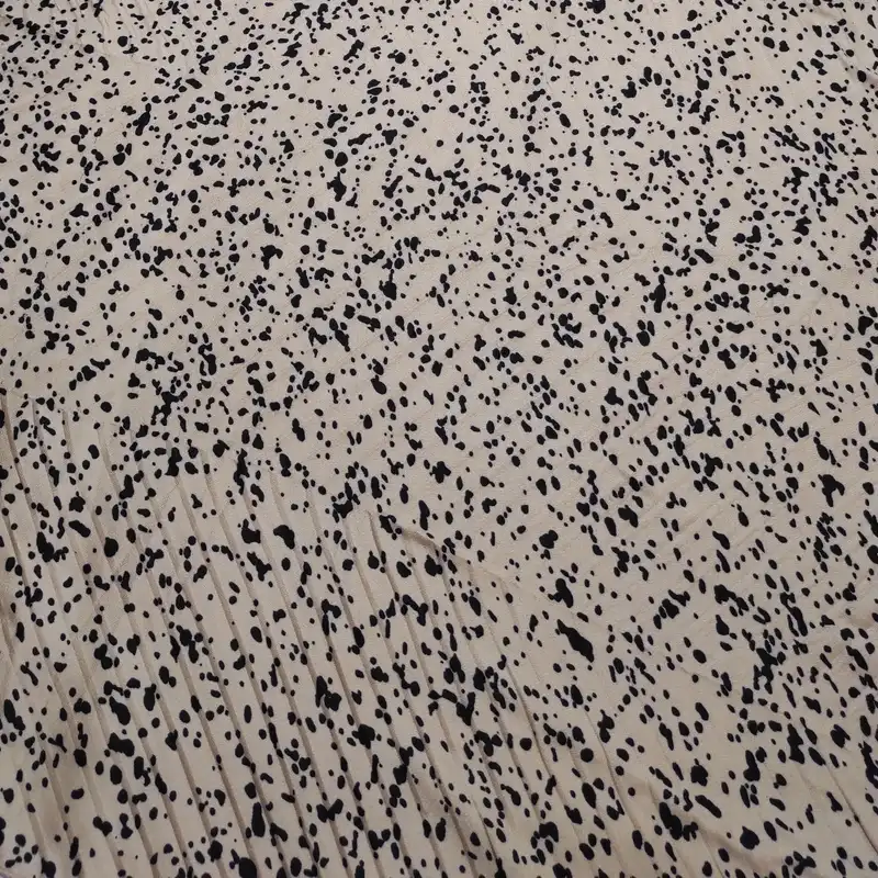 شال زنانه مدل پلیسه شنی منگوله دار