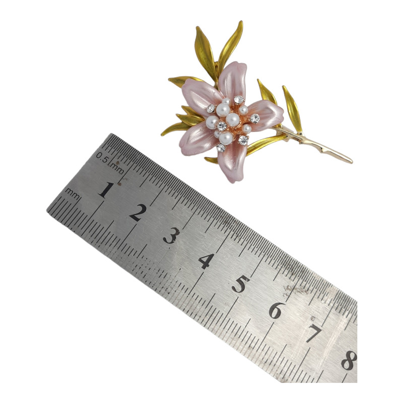 گل سینه زنانه مدل گل