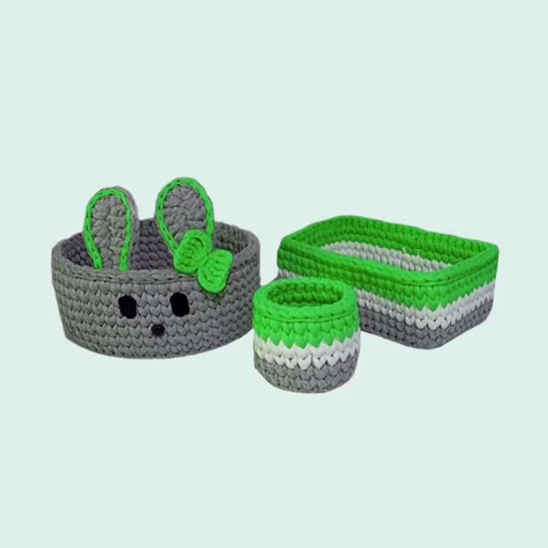 سبد قلاب بافی تریکو  طرح سیسمونی نوزادی خرگوشی کد 7 مجموعه 3 عددی