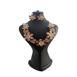 نیم ست زنانه مدل گل بابونه