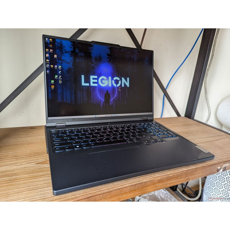 لپ تاپ 16 اینچی لنوو مدل Legion Pro 5 16IRX8-i7 13700HX 32GB 1SSD RTX4070
