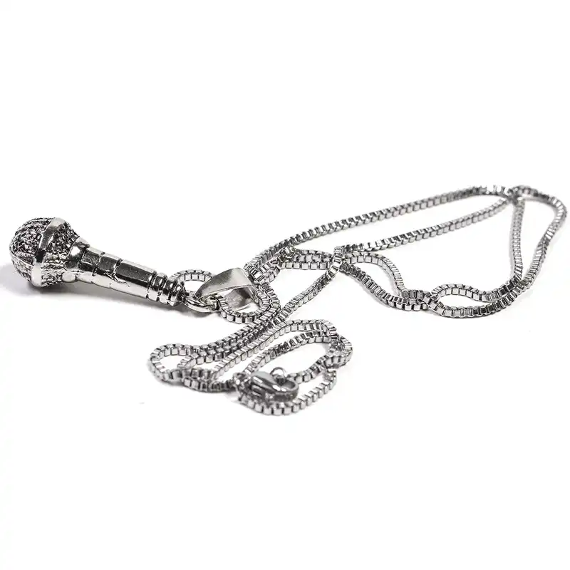 گردنبند مدل میکروفون