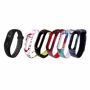 مچ بند تندرستی شیائومی مدل Mi Band 2 به همراه محافظ صفحه و بند سیلیکونی کد 108