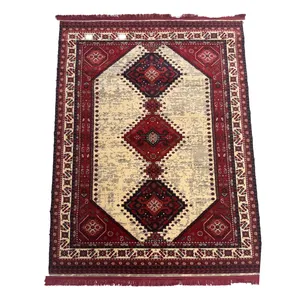 فرش ماشینی 500 شانه زمینه کرم حاشیه قرمز مدل R2