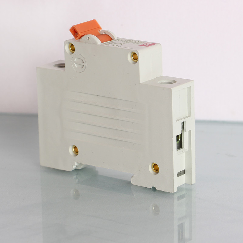 فیوز مینیاتوری تک فاز 25 آمپر ال اس مدل C20