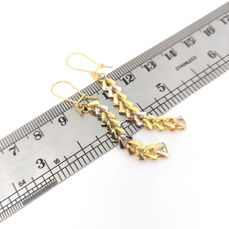 گوشواره طلا 18 عیار زنانه طلا و جواهرسازی افرا مدل لیزری 153