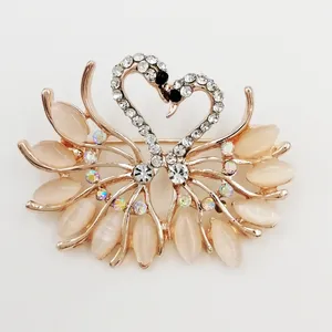 گل سینه زنانه مدل قو کد ja270