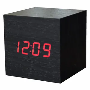 ساعت رومیزی کیمیت مدل Woody 869 BL Red
