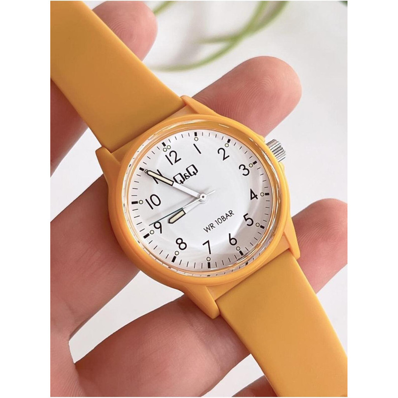 ساعت مچی عقربه ای کیو اند کیو مدل V00A-005VY