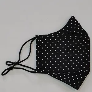 ماسک پارچه ای مدل برچسبی