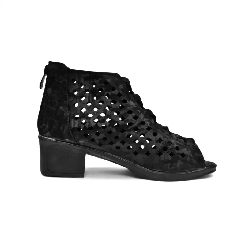 صندل زنانه مدل لوسا