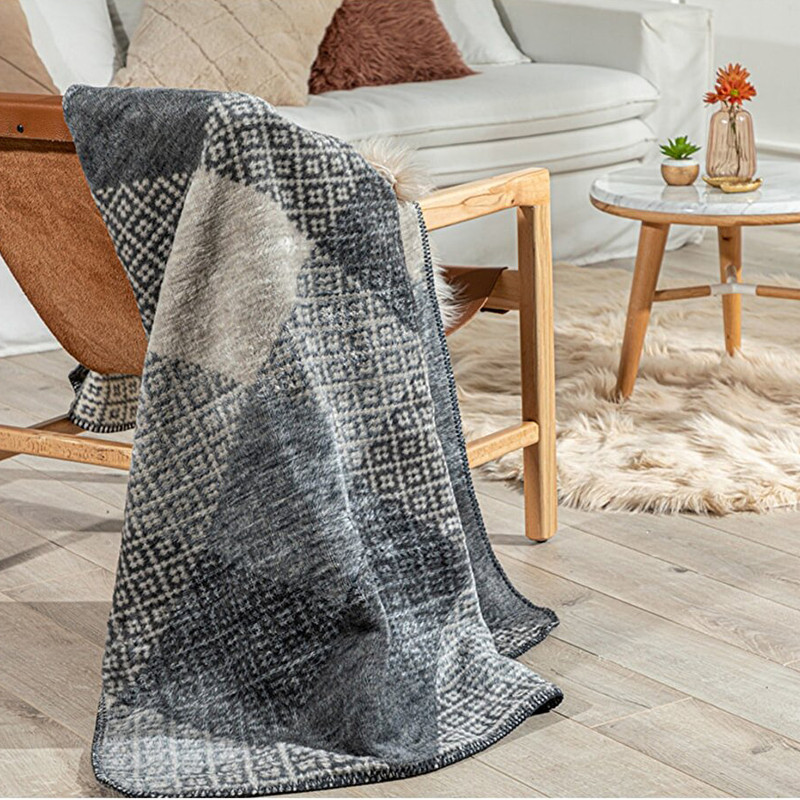 شال مبل انگلیش هوم مدل Argyle سایز 170x130 سانتی متر