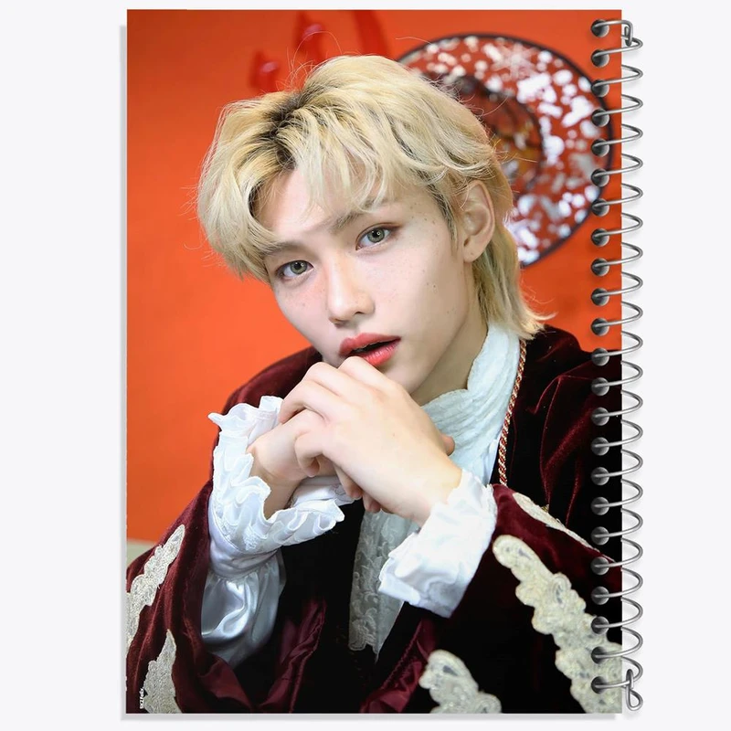 دفتر نت موسیقی 50 برگ خندالو مدل فلیکس گروه استری کیدز Stray Kids کد 11856