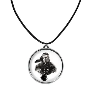 گردنبند خندالو مدل آیوار سریال وایکینگ ها Vikings کد 2912429125