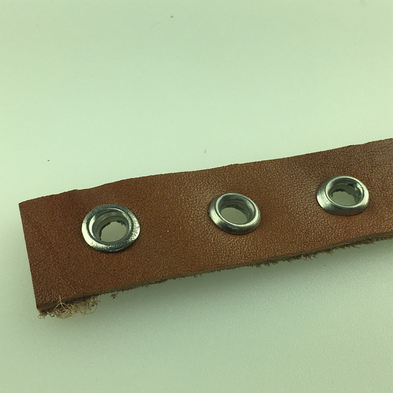 پرچ منگنه چرم مدل سوراخ دار کد S42 بسته 100 عددی