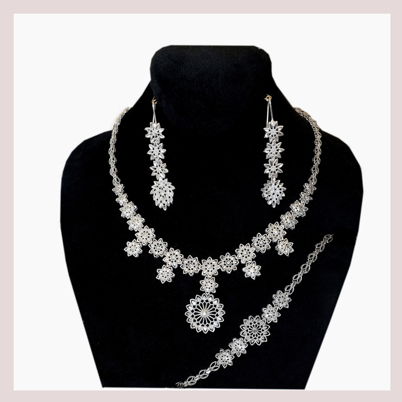 نیم ست نقره زنانه مدل I.D.I 8