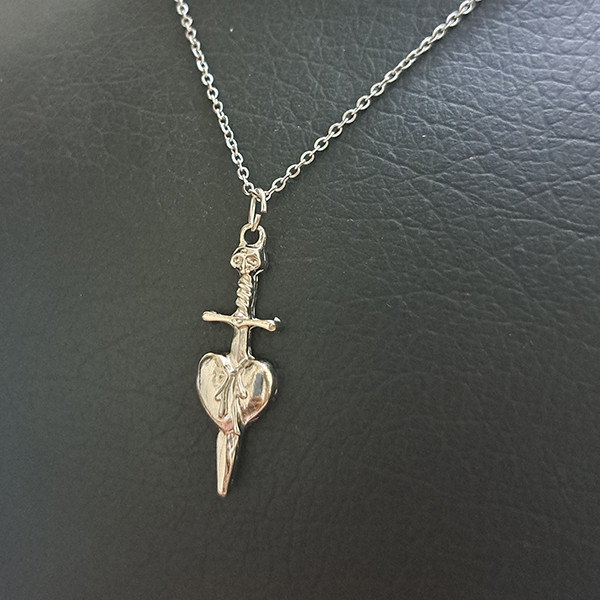 گردنبند دخترانه مدل شمشیر