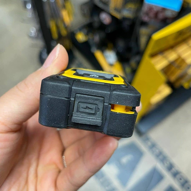 متر لیزری دیوالت مدل  DW055PL-XJ