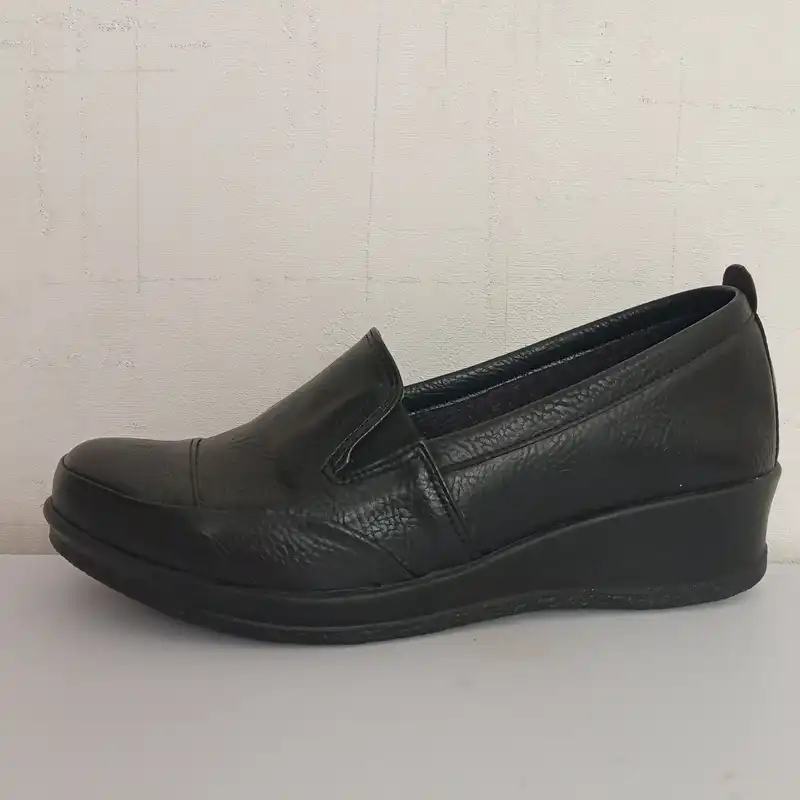 کفش طبی زنانه مدل پیاده روی