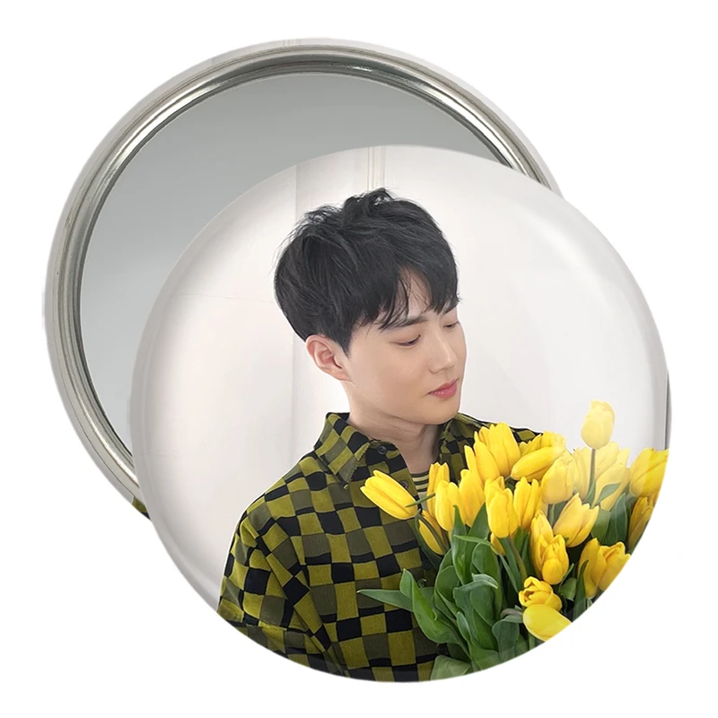 آینه جیبی خندالو مدل سوهو گروه اکسو EXO  کد 16810