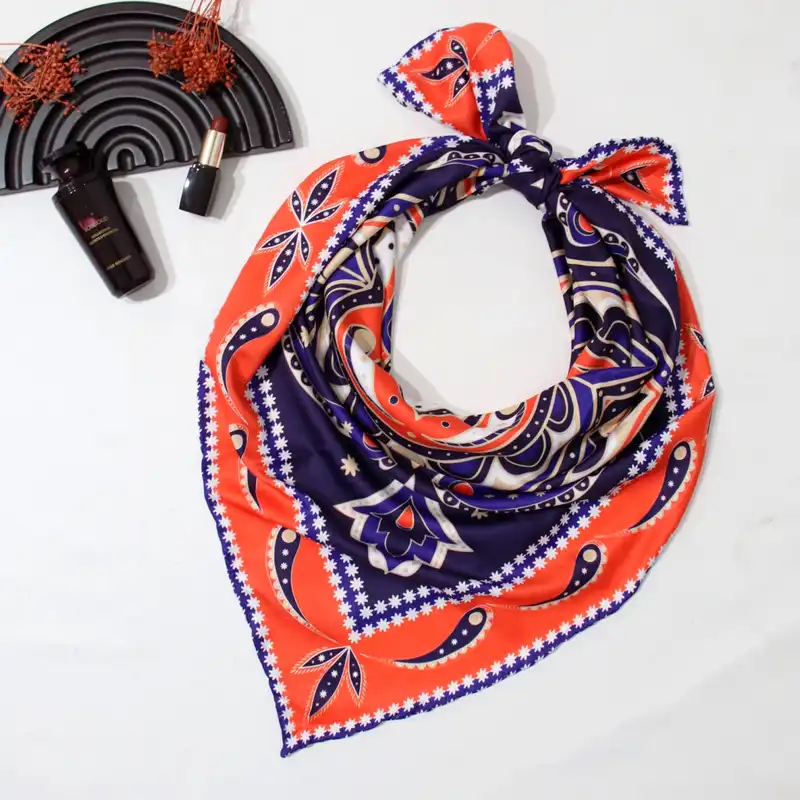 روسری زنانه مدل ابریشم توییل قواره 90 دست دوز طرح لاکچری کد ana-2930