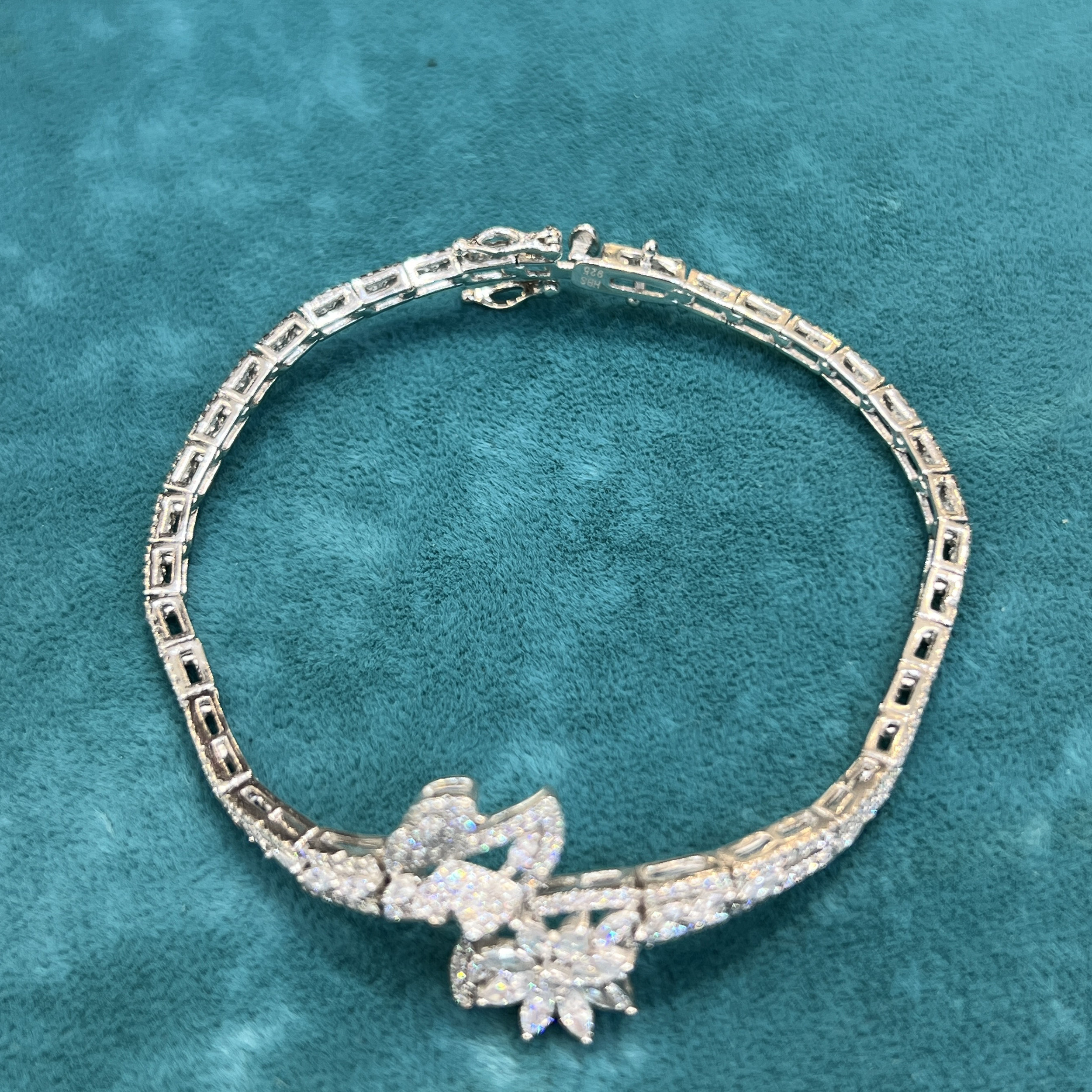 نیم ست نقره زنانه مدل سوپر لوکس جواهری مزین به روکش طلا 40-25